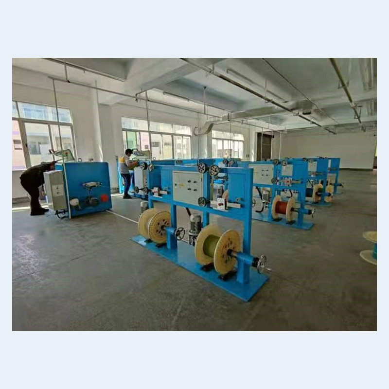 Customizable cable twisting machines